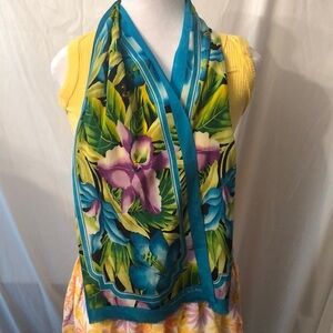 BEAUTIFUL Oscar de la Renta Scarf EUC